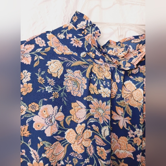 Levi's Floral High-Neck Long Sleeve Blouse Size M - Picture 4 of 13